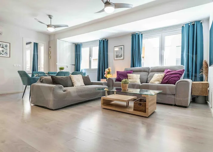 Cosy Flat With Private Balcony - Historic Center By Rems